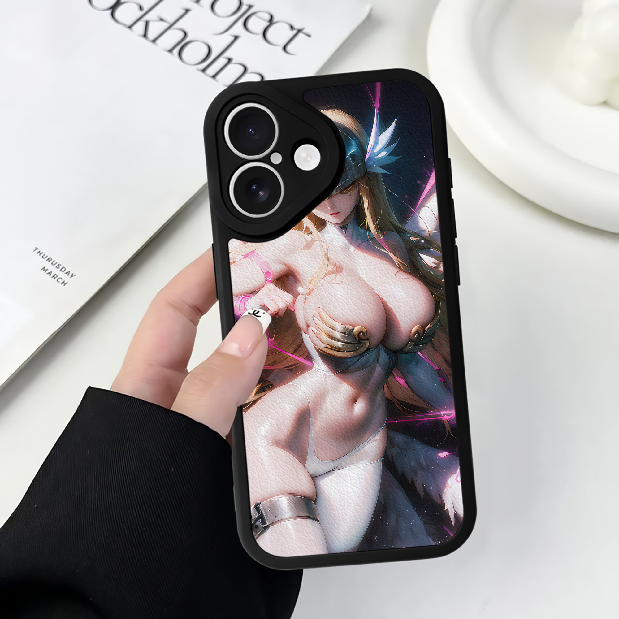 （画像用） Digimon デジタルモンスター/デジモン 【iPhone 16シリーズ対応】シリコンスマホケース（レザー調） 材質：シリコン